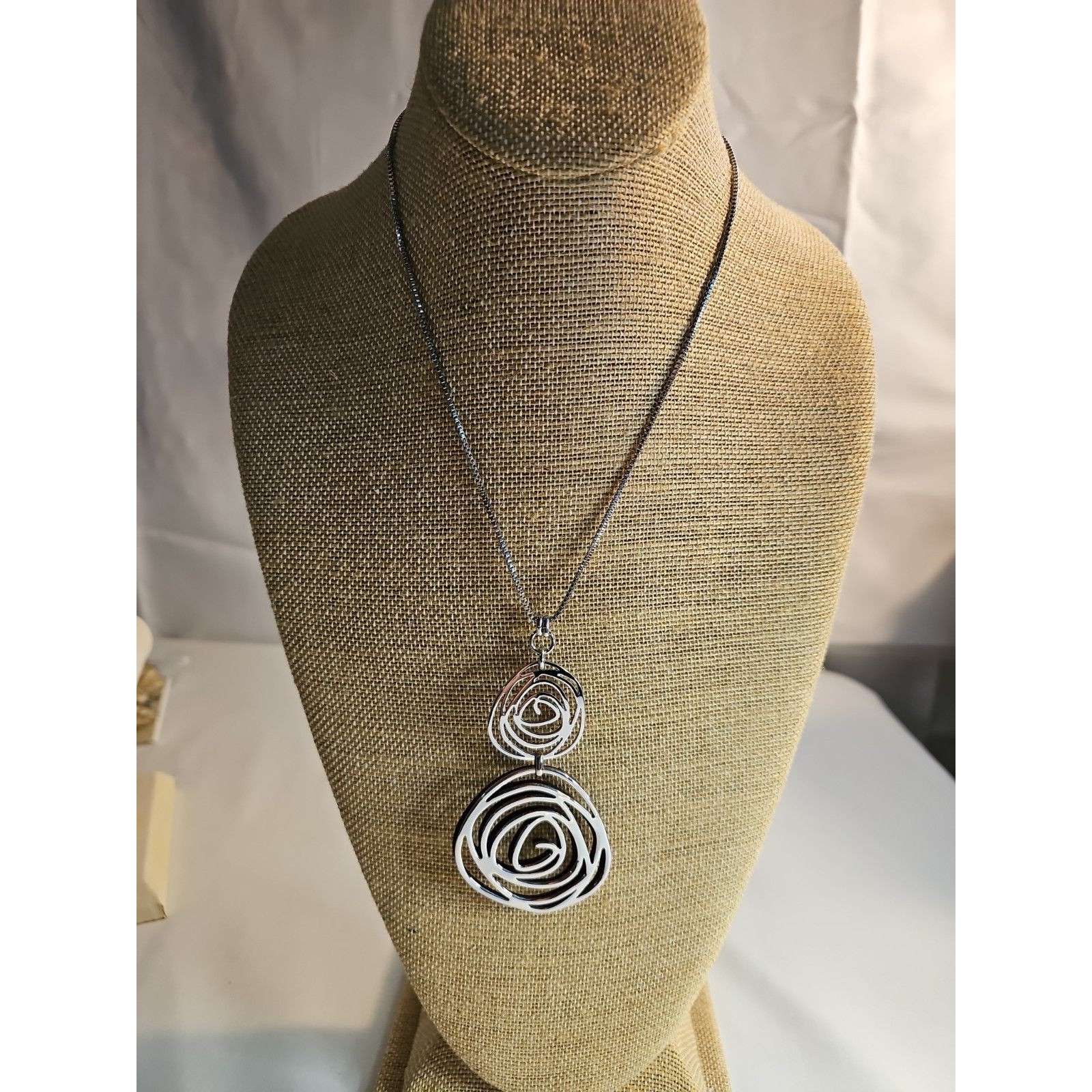 Nwt Chicos Silver Tone Layered Roses Adjustable Necklace